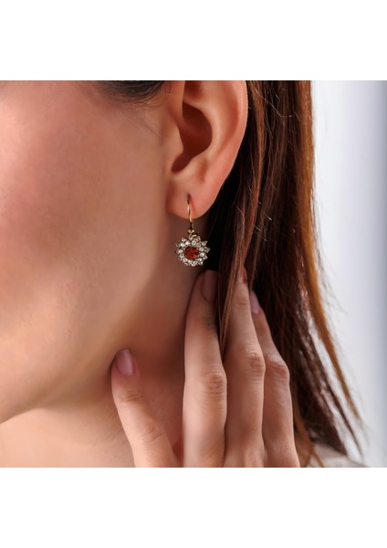 KLASİK IŞILTI BORDO BAKIR EL YAPIMI KRİSTAL TAŞLI KARARMA YAPMAZ KADIN KÜPE KUTULU