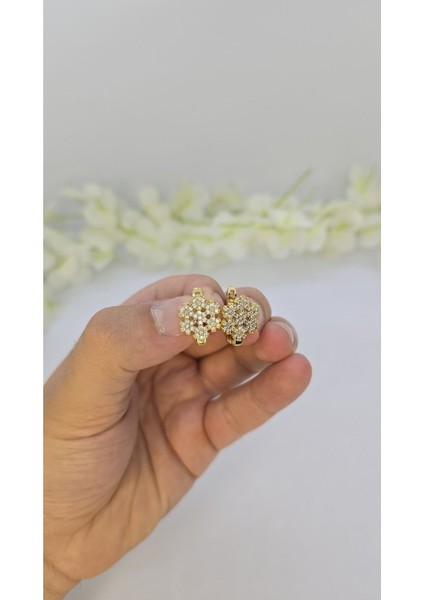 14 Ayar Altın Kaplama Zirkon Taşlı Kadın Küpe – Zarif ve Işıltılı (M9) fiyatları