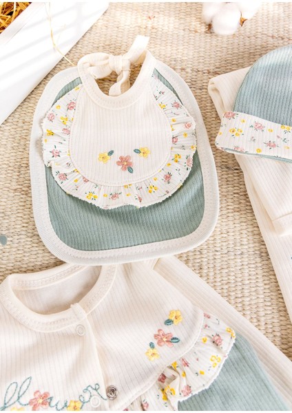 Çiçek Nakışlı Fırfırlı Pamuklu 10 Parça Kız Bebek Hastane Çıkışı Bebek Takımı