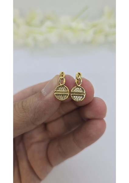 14 Ayar Altın Kaplama Zirkon Taşlı Kadın Küpe – Zarif ve Işıltılı (M30)