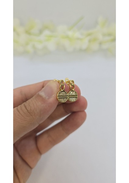 14 Ayar Altın Kaplama Zirkon Taşlı Kadın Küpe – Zarif ve Işıltılı (M30) fiyatları