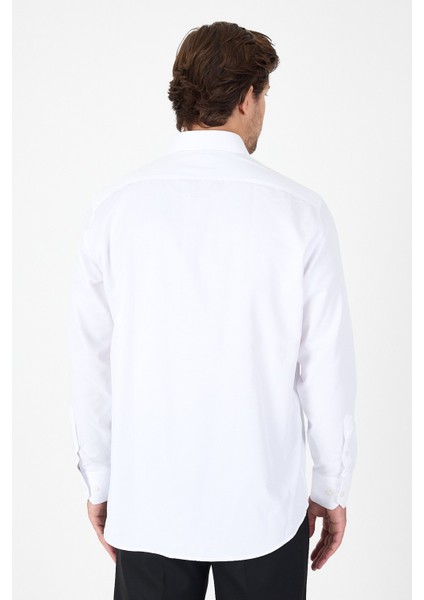 Beyaz Uzun Kol Sert Yaka Cepsiz Comfort Fit Pamuklu Gömlek 1004250914