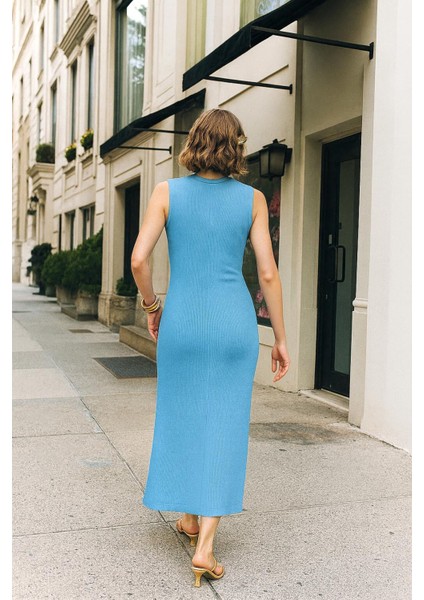 Aksesuar Detaylı Ottoman Kumaş Önü Yırtmaçlı Uzun Kalem Elbise fırsatları