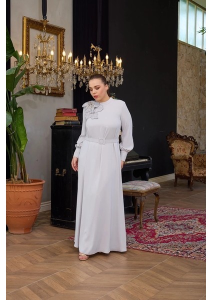 3 Boyut Aplike, Şık Tesettür Modasına Uygun Omuz, Işleme Detaylı Kemerli Elbise