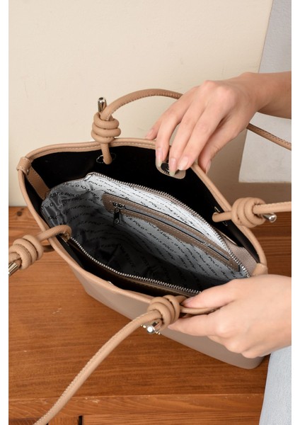 Orijinal Just Polo Günlük Kullanıma Uygun Kadın Omuz Çantası fiyatları