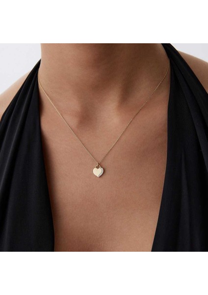 Gri Kenar Detaylı Kalp Kolye