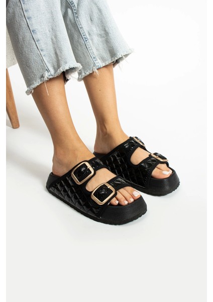 Kapitone Parlak Siyah Tokalı Kadın Terlik – Ortopedik, Şık, Kaymaz Taban