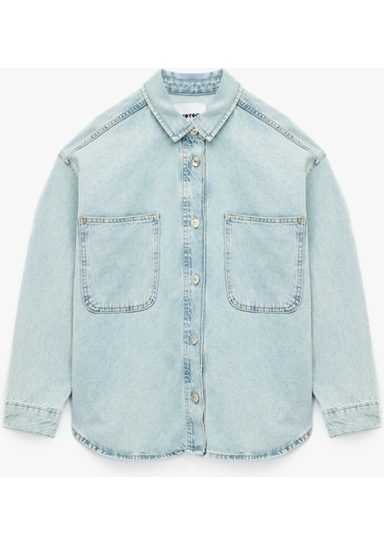 Pamuklu Düğmeli Rahat Kalıp Klasik Yaka Cep Detaylı Denim Gömlek