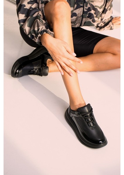 Siyah - Dolgu Topuk Sneaker