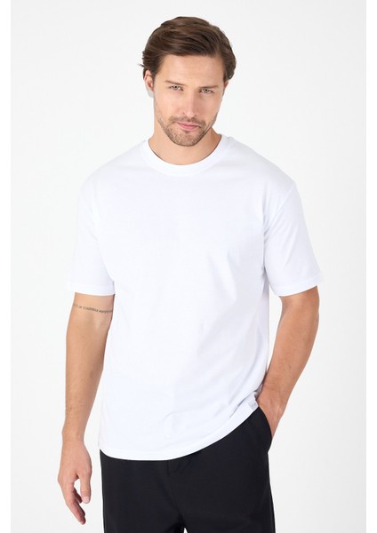 Beyaz Bisiklet Yaka Kısa Kol Slim Fit Pamuklu Tişört 1011250191