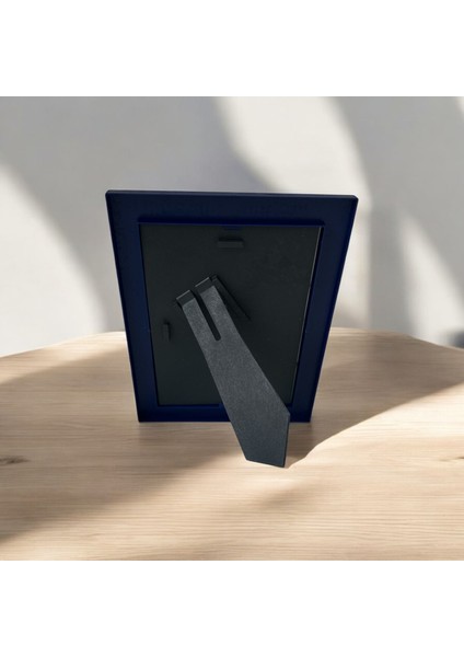 Dalgalı Fotoğraf Çerçevesi | Modern Masaüstü & Duvar Çerçevesi – Beyaz, Siyah, Lacivert, Mor, Pembe fiyatları