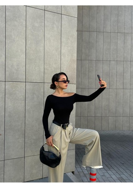 Kadın Siyah Kayık Yaka Pamuk Kumaş Body fırsatları