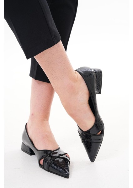 Siyah Baskılı Rugan 2 cm Topuk Sivri Burun Stiletto Topuklu Ayakkabı