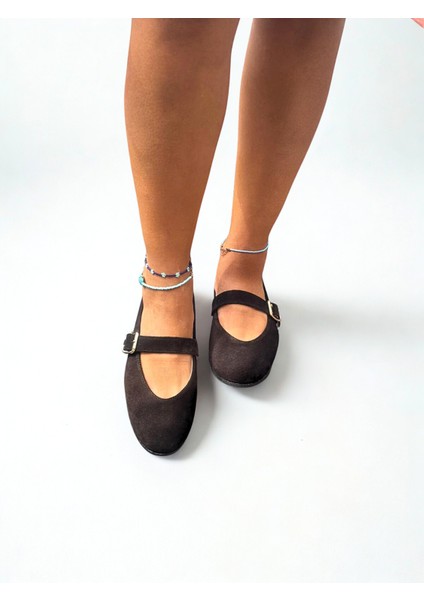 Siyah Süet Hakiki Deri Yuvarlak Burunlu Tokalı Kadın Babet