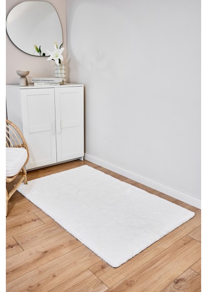 Beyaz Düz Etnik Modern Desenli Hav Vermeyen Leke Tutmayan Kolay Temizlenen Yumuşak Makine Salon Yolluk Mutfak Halı