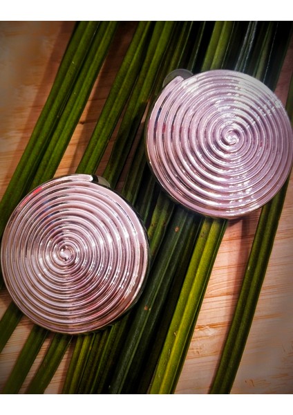 Lüks Figürlü Gümüş Renk Küpe