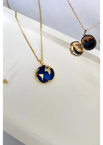 Dünya Desenli Açılabilir Kapaklı Fotoğraf Koyulabilen Çelik Kolye Çift Kolyesi fiyatları