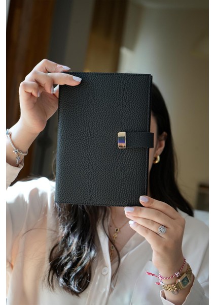 Executive Vegan Deri Defter. A5. 100 Gr. 240 Sayfa. Kenar Yaldızlı Siyah fırsatları