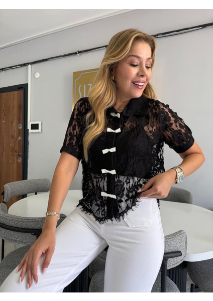 Ekru Fiyonk Detaylı Siyah Gömlek fiyatları