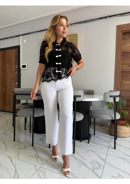 Ekru Fiyonk Detaylı Siyah Gömlek fırsatları