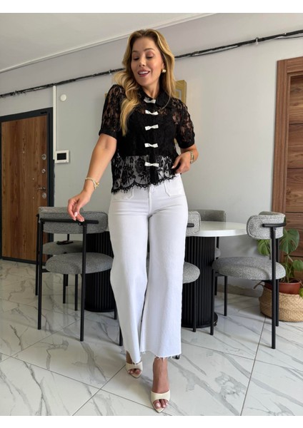 Ekru Fiyonk Detaylı Siyah Gömlek indirimleri