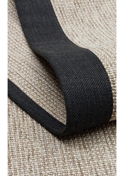 Siyah Çerçeveli Etnik Modern Desenli Poliproplen Hav Vermeyen Leke Tutmayan Kolay Temizlenen Yumuşak Makine Salon Yolluk Mutfak Halı