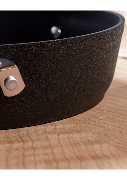 Noir Titanyum Sahan - Siyah - 22 cm fırsatları