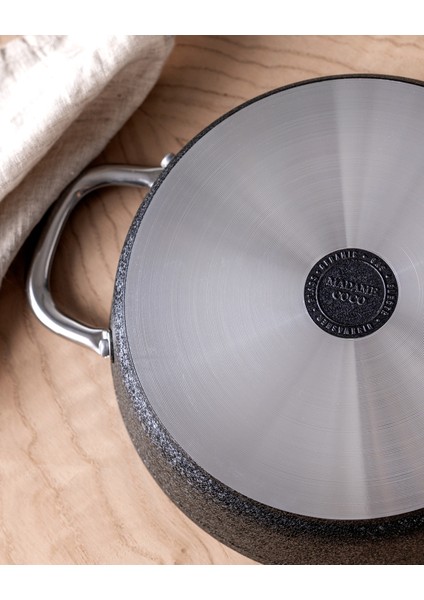 Noir Titanyum Kısa Tencere - Siyah - 24 cm