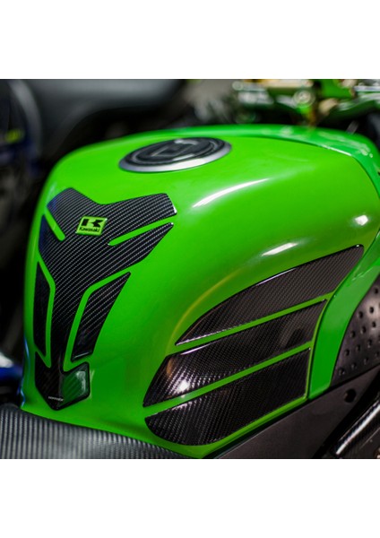 Kawasaki Zx-6r 2006 ile Uyumlu Kaydırmaz 6d Karbon 13 Parça Tank Pad Seti GC74 fırsatları