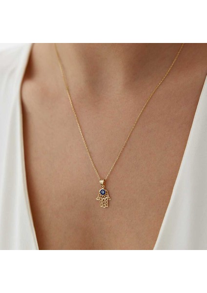 Nazar Fatmanın Eli Kolye