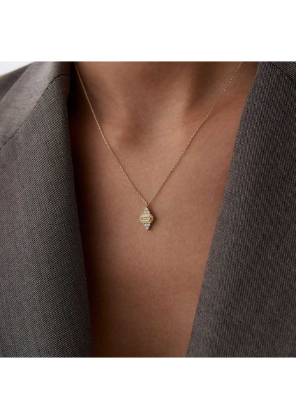 Işlemeli Taşlı Baklava Kolye