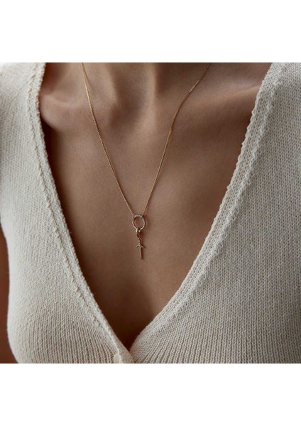 Yarım Tur Taşlı Charm Halkalı Kılıç Kolye fiyatları