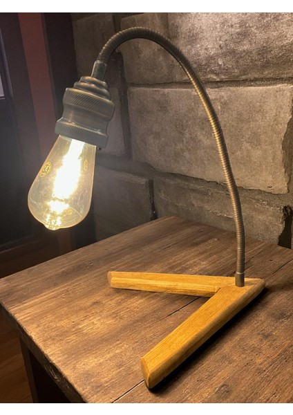 El Yapımı Esnek Spiral Kollu Rustik Masa Lambası indirimleri