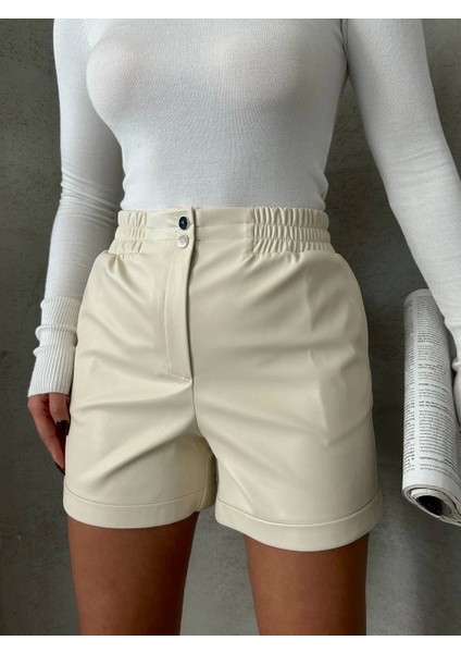 Beli Lastikli Çıtçıtlı Deri Şort Krem W241007