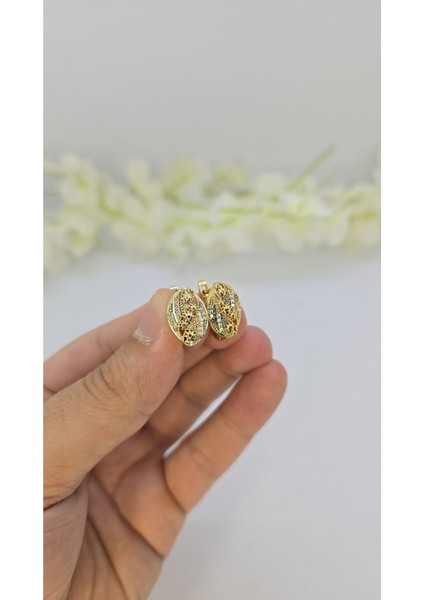 14 Ayar Altın Kaplama Zirkon Taşlı Kadın Küpe – Zarif ve Işıltılı (M24) modelleri