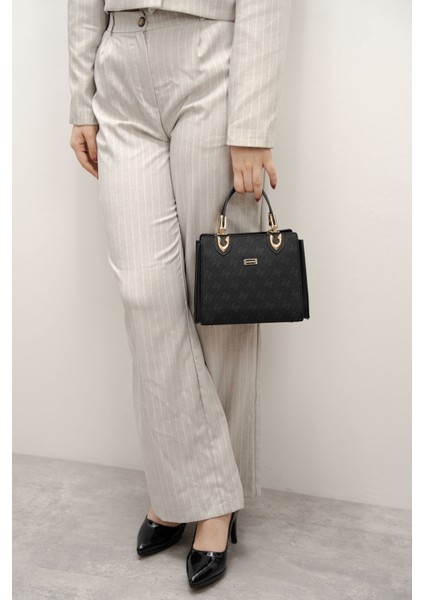 Kadın El ve Çapraz Çanta