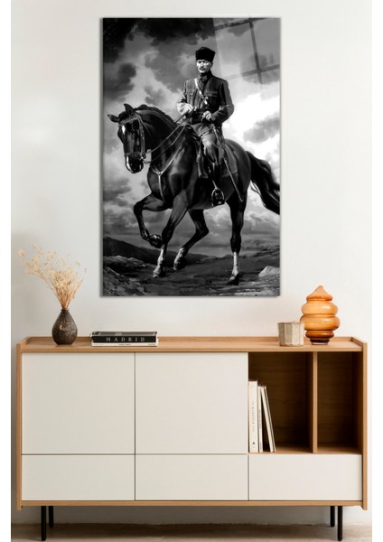 At Üzerinde Mustafa Kemal Atatürk Portresi Cam Tablo, Darbelere Dayanıklı Kırılmaz Cam, Hediyelik