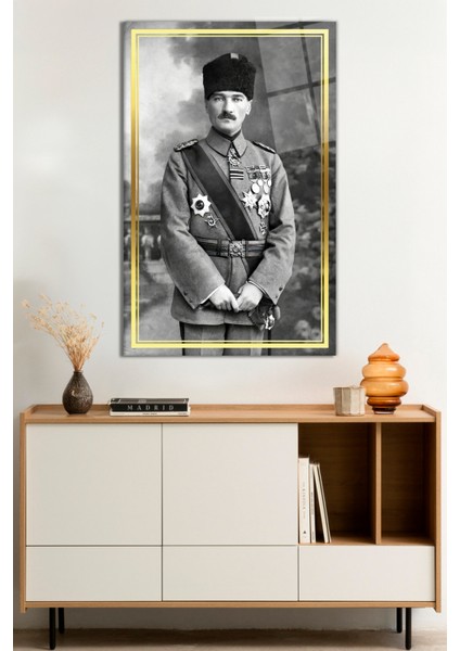 Gold Şeritli Üniformalı ve Madalyalı Atatürk Cam Tablo, Darbelere Dayanıklı Kırılmaz Cam, Hediyelik