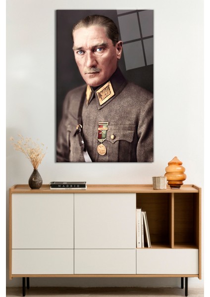 Üniformalı Mustafa Kemal Atatürk Portresi Cam Tablo, Darbelere Dayanıklı Kırılmaz Cam, Hediyelik