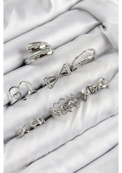 Pirinç Zirkon Taşlı Fiyonk ve Kalp Model Gümüş Renk Kadın Yüzük Kombin Set