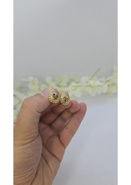 14 Ayar Altın Kaplama Zirkon Taşlı Kadın Küpe – Zarif ve Işıltılı (M8) fiyatları