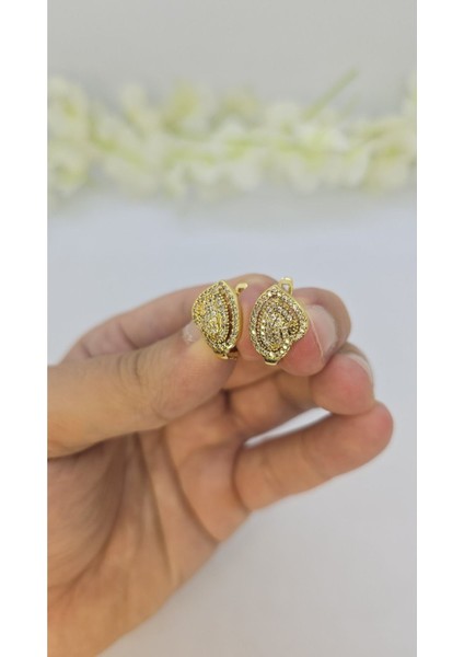 14 Ayar Altın Kaplama Zirkon Taşlı Kadın Küpe – Zarif ve Işıltılı (M18) fırsatları