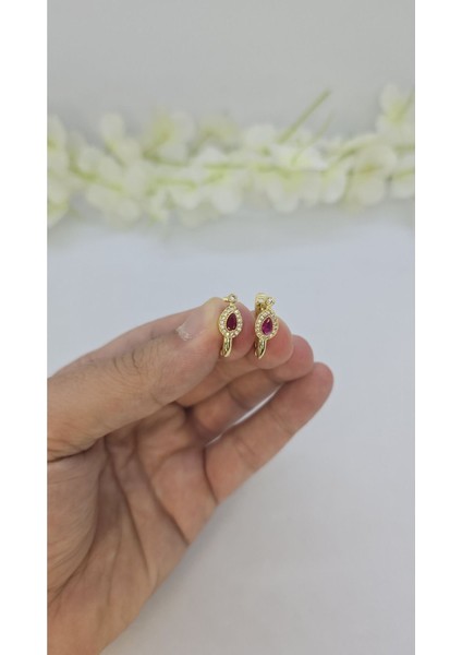 14 Ayar Altın Kaplama Zirkon Taşlı Kadın Küpe – Zarif ve Işıltılı (M16) fiyatları