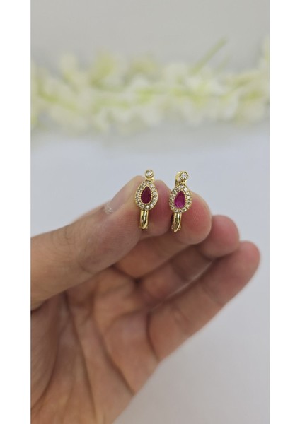 14 Ayar Altın Kaplama Zirkon Taşlı Kadın Küpe – Zarif ve Işıltılı (M16) fırsatları