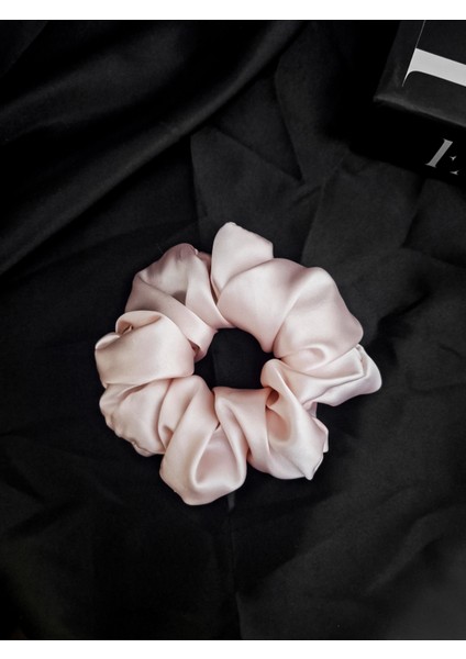 Kadın Saten Toka - Pudra Düşü – Tekli Lüks Lastik Model Scrunchie modelleri