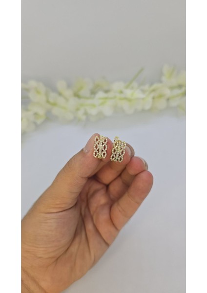 14 Ayar Altın Kaplama Zirkon Taşlı Kadın Küpe – Zarif ve Işıltılı (M10) fiyatları