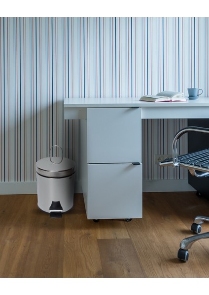 Asma Aparatlı Pedallı Krom Metal 3 Litrelik Çöp Kovası | Şık, Hijyenik ve Kullanışlı Tasarım | Otel Konsept