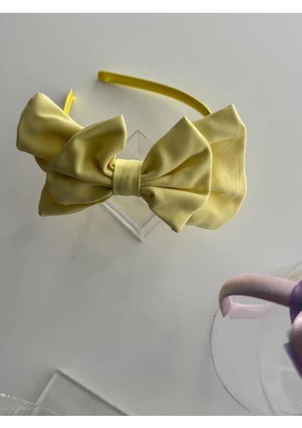 Zarif ve Modern 3'lü Taç Seti: Farklı Desen ve Renklerde Şık Fiyonklar indirimleri