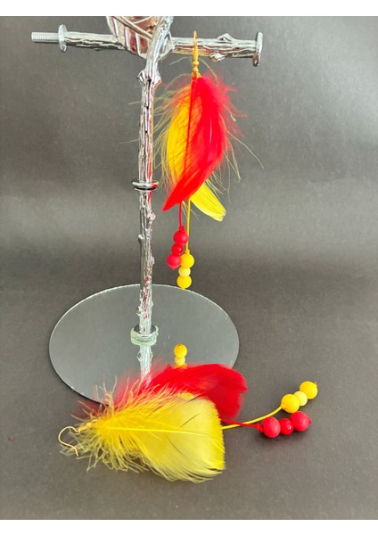 Sarı Kırmızı Kuş Tüylü Boncuklu Altın Kaplama Malzemeli Konsept Kararmaz Küpe Çift, Party, Özel Gün fiyatları