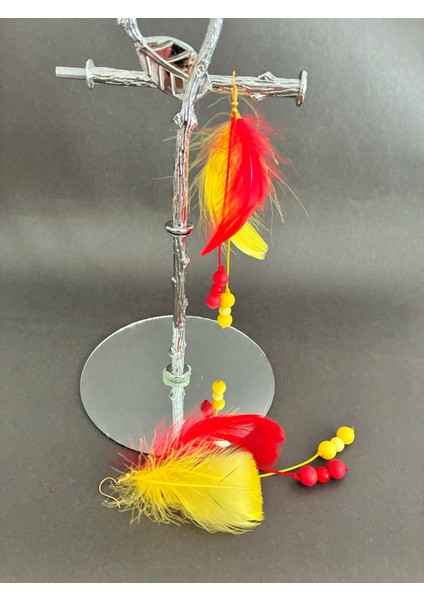 Sarı Kırmızı Kuş Tüylü Boncuklu Altın Kaplama Malzemeli Konsept Kararmaz Küpe Çift, Party, Özel Gün indirimleri